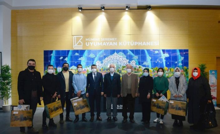 Mehmet Akif İnan şiirlerini okuma yarışmasında ödüller sahiplerini buldu