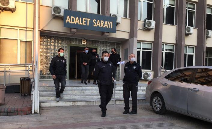 Polis kovaladı, uyuşturucu tacirleri geri geri kaçtı