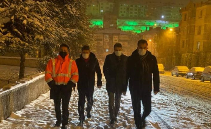 Pursaklar Belediyesi’nden gece gündüz yoğun mesai