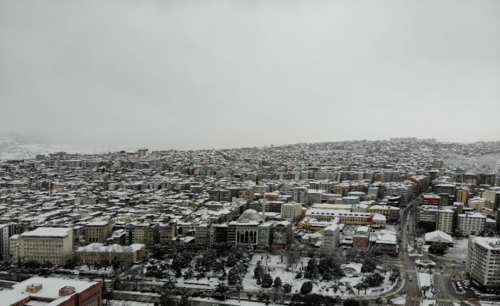 Samsun beyaz gelinliğini giydi