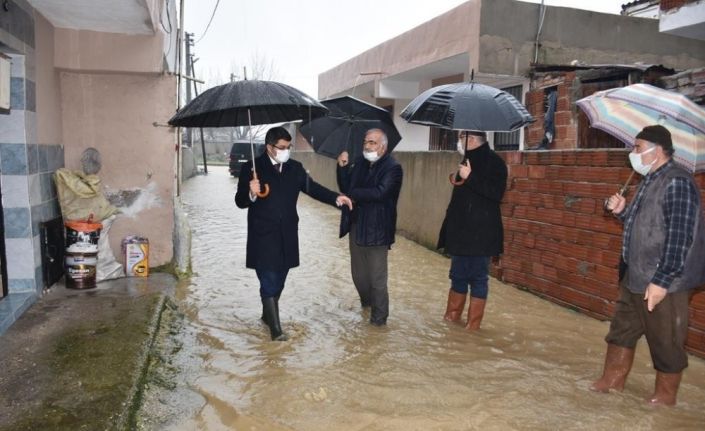 Şehzadeler’deki su taşkınına anında müdahale felaketi önledi