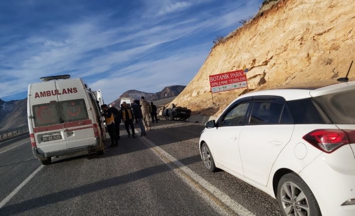 Siirt’te lastiği patlayan araç takla attı: 2’si ağır 5 yaralı