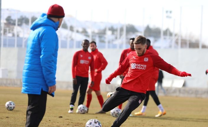 Sivasspor’da Tyler Boyd ilk idmanına çıktı