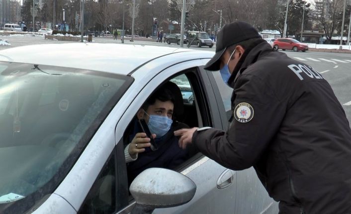 Sokağa çıkma kısıtlamasında denetimler aralıksız devam ediyor