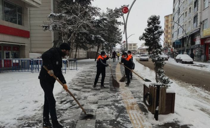 Sungurlu’da kar mesaisi