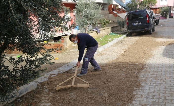 Turgutlu Belediyesi yağıştan etkilenen mahallelerde çalışmalara başlattı