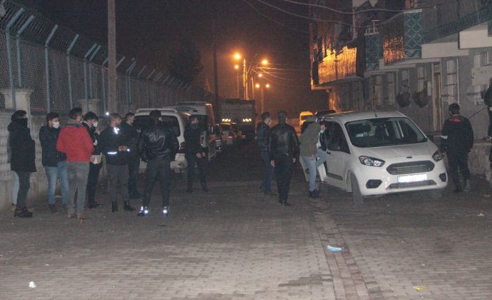 Uyuşturucu satıcısı tüfekle polisi vurdu