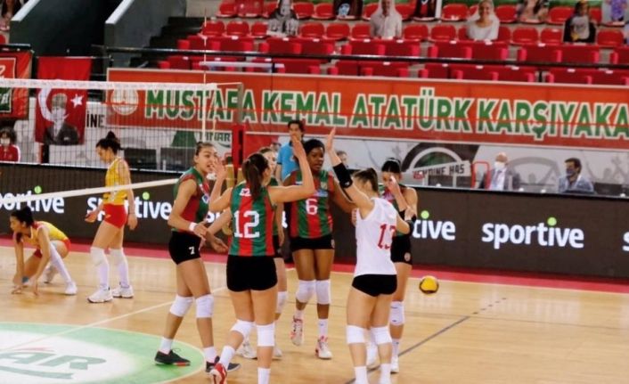 Voleybolda İzmir derbisi Karşıyaka’nın