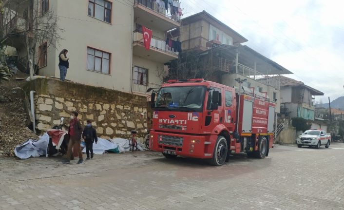 Yangın var dedi, mahalleli paniğe kapıldı