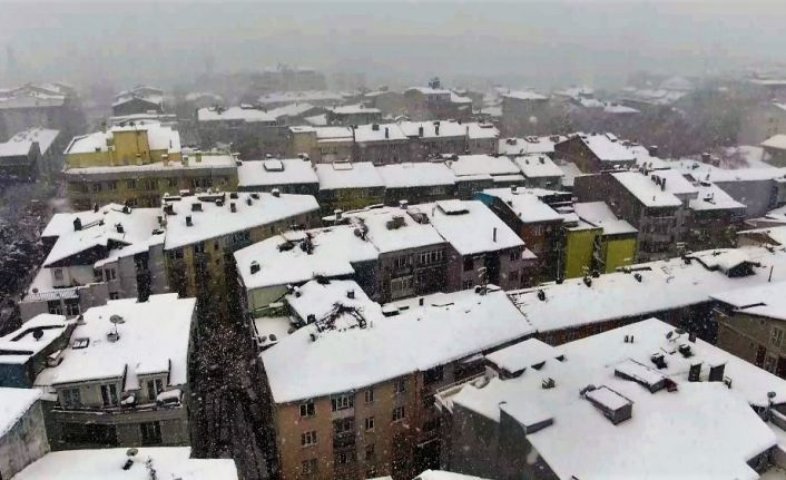 Yoğun kar yağışı havadan görüntülendi