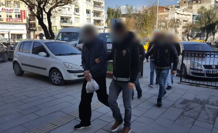 2 ayrı adrese uyuşturucu operasyonu; 3 gözaltı