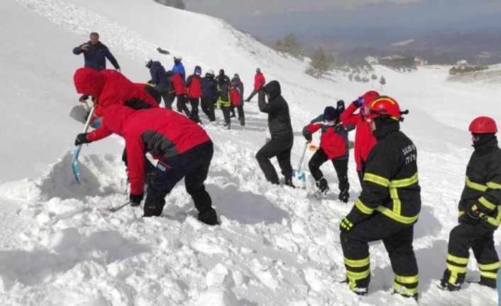 Akdağ’da çığ tatbikatı