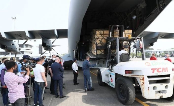 Ankara’dan yola çıkan yardım uçağı Bangladeş’e ulaştı