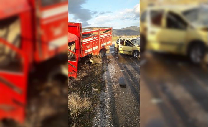 Antalya’da trafik kazası: 1 ölü ,2 yaralı