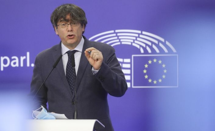 AP, Katalan ayrılıkçı Puigdemont’un dokunulmazlığının kaldırılmasını kabul etti