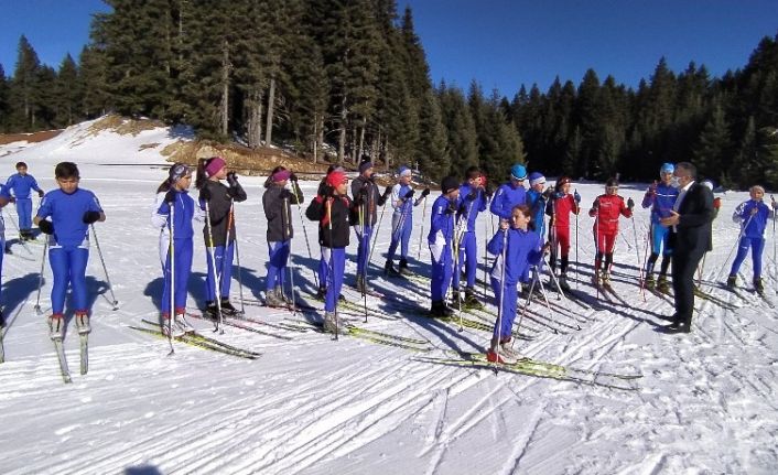 Arkut Dağı Kayaklı Koşu Merkezi, sporcu fabrikası haline geldi