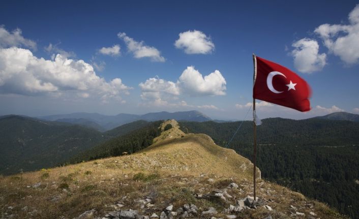 Ayı Kayası Tabiat Parkı yürüyüş tutkunlarının adresi oldu