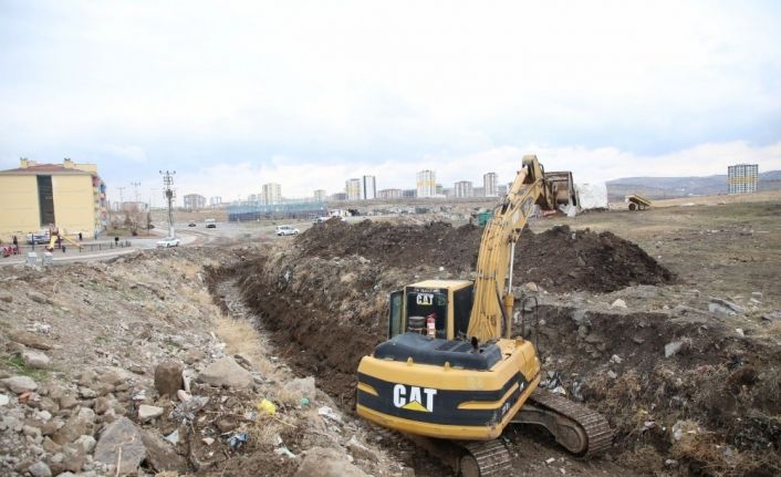 Bahçelievler Mahallesi’nde dere ıslahı yapılıyor