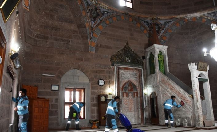 Başkan Çolakbayrakdar, "Tarihi değerlere değer katıyoruz"