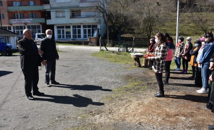 Başkan, kadın işçilerin gününü kutladı