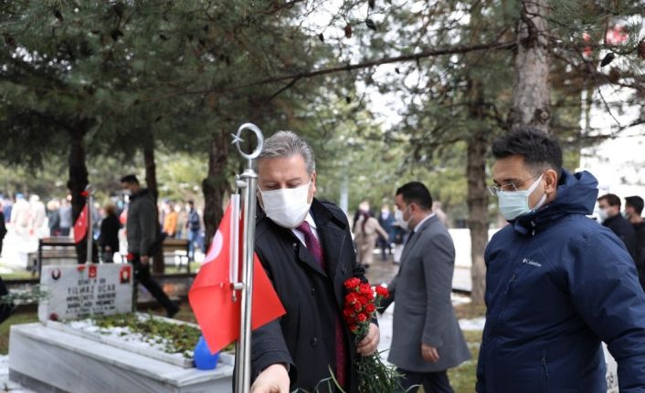 Başkan Palancıoğlu, şehitliği ziyaret etti