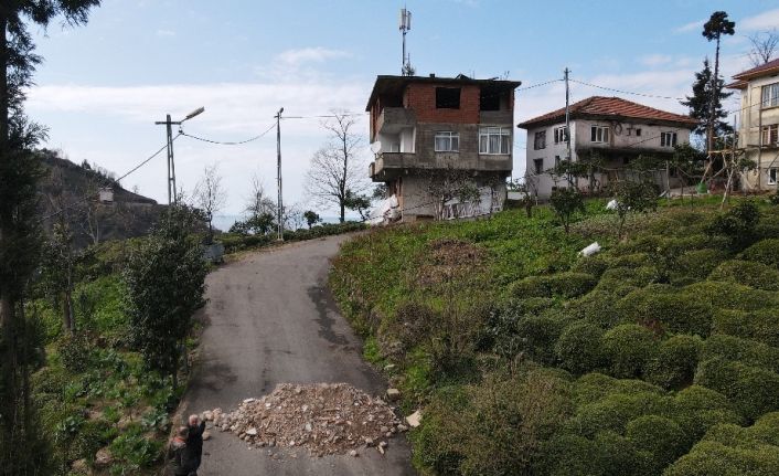 Baz istasyonuna değil kurulduğu yere karşı