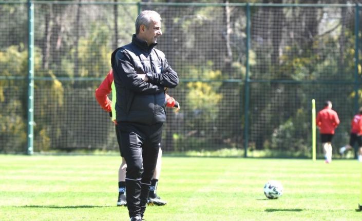 BB Erzurumspor’da İsmail Kartal ile yollar ayrıldı