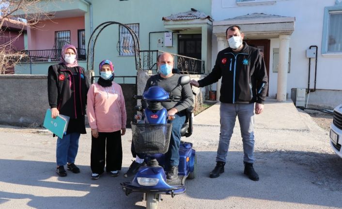 Belediye Başkanı Dinçer’den engelli vatandaşa akülü araç sürprizi