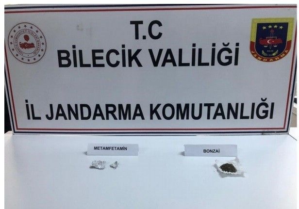 Bilecik’te 2 şahsın üzerinde uyuşturucu madde ele geçirildi