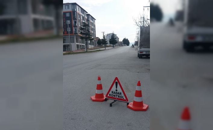 Burdur’da 170 araç sürücüne hız cezası