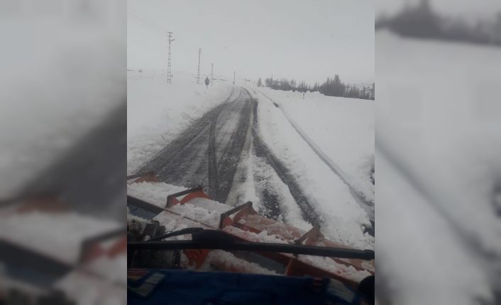 Büyükşehir kapalı mahalle yolu bırakmadı