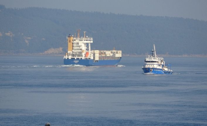 Çanakkale Boğazı tek yönlü gemi trafiğine kapatıldı