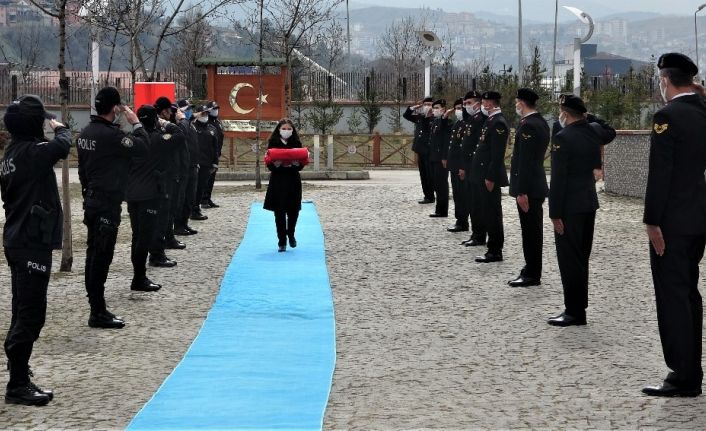 Çanakkale’ye ulaştırılacak Türk Bayrağı Karabük’te teslim alındı