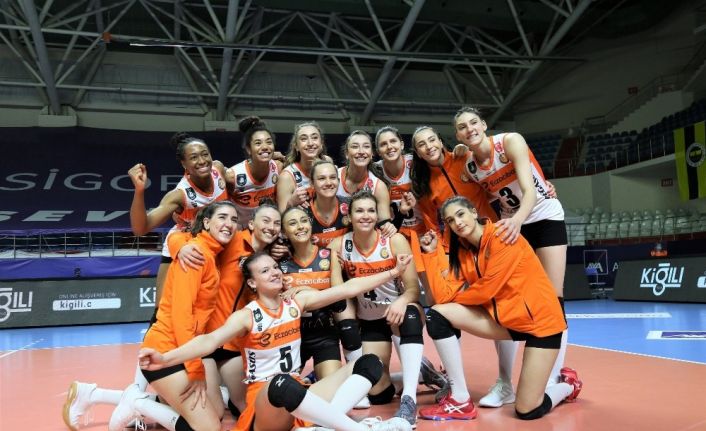 Eczacıbaşı VitrA, Kupa Voley’de finalde