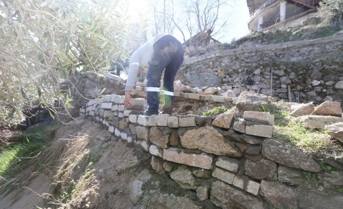 Efeler Belediyesi, istinat duvarını yeniledi