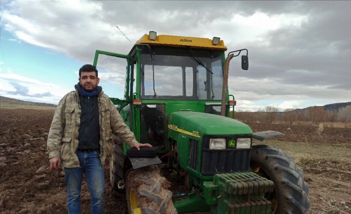 Endüstri mühendisi tarladaki işlerini sanal ortama taşıdı