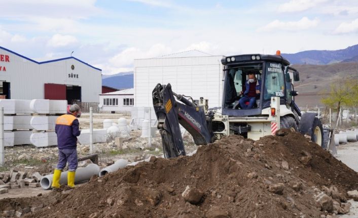 Erbaa Belediyesi Organize Sanayi Bölgesinde altyapı çalışması başlattı.