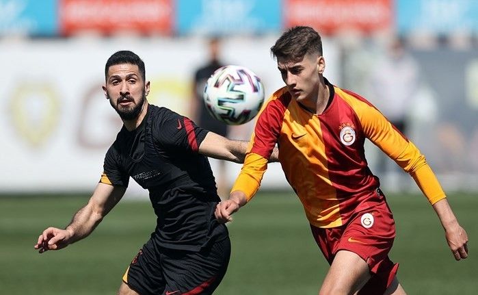 Galatasaray, U19 takımıyla antrenman maçı yaptı