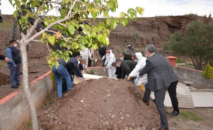 Gaye öğretmen koronaya yenik düştü