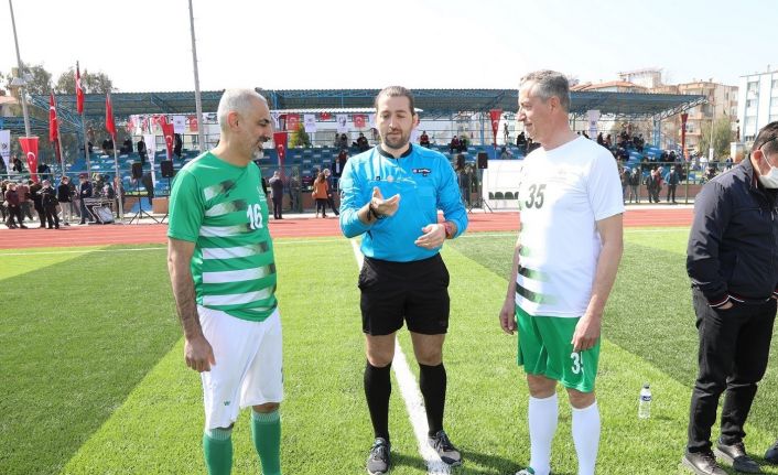 Gaziemir İlçe Stadı yeni yüzüyle hizmette