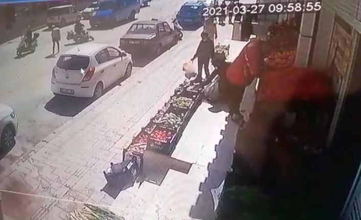 Hatay’da ilginç kaza güvenlik kamerasına yansıdı