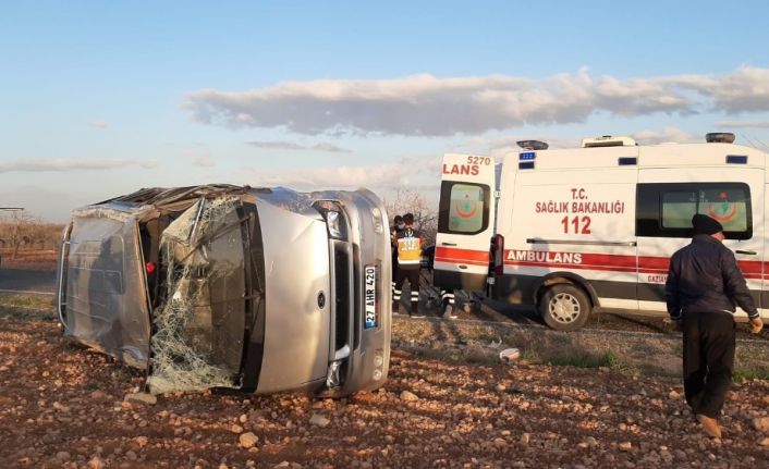 İşçileri taşıyan midibüs takla attı: 8 yaralı