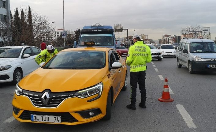 İstanbul’da toplu taşıma araçlarında korona virüs denetimi