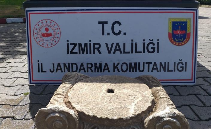 İzmir’de Roma dönemine ait sütun başlığı ele geçirildi