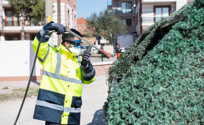 İzmir’de sineksiz bir yaz için 190 bin nokta ilaçlanıyor