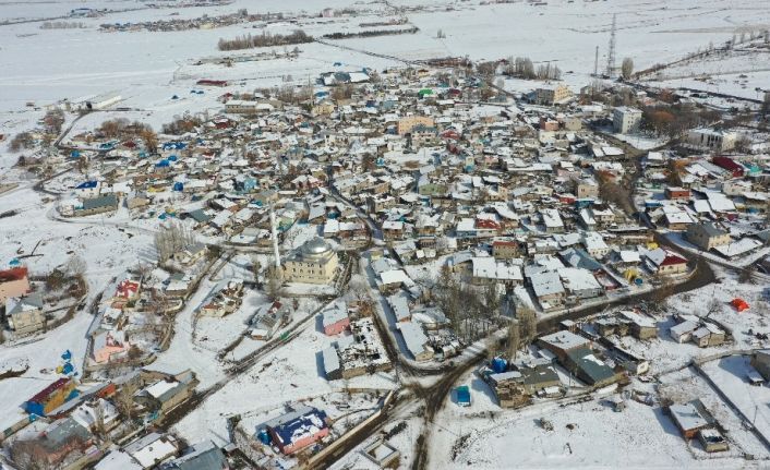 Karla kaplı Erzurum’un muhteşem manzarası havadan görüntülendi