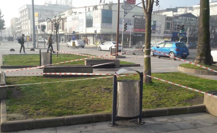 Kırmızı bölgede yer alan Sakarya’da oturma alanları şeritlerle kapatılıyor