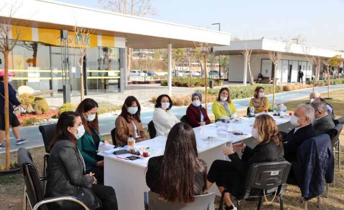 Konyaaltı Sahili’nde STK’lardan tespit çalışması