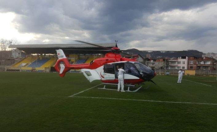 Korona hastası ambulans helikopterle Trabzon’a sevk edildi