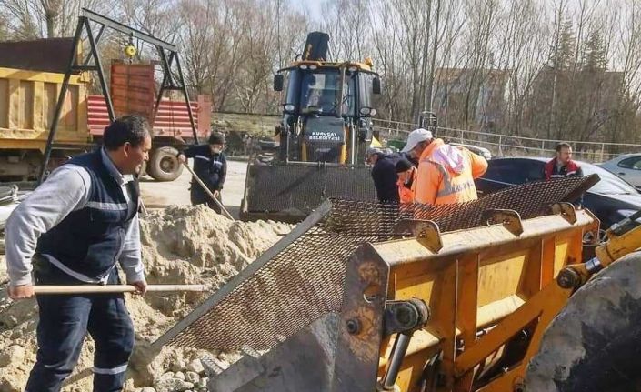 Kütahya’daki meralar gübreleniyor